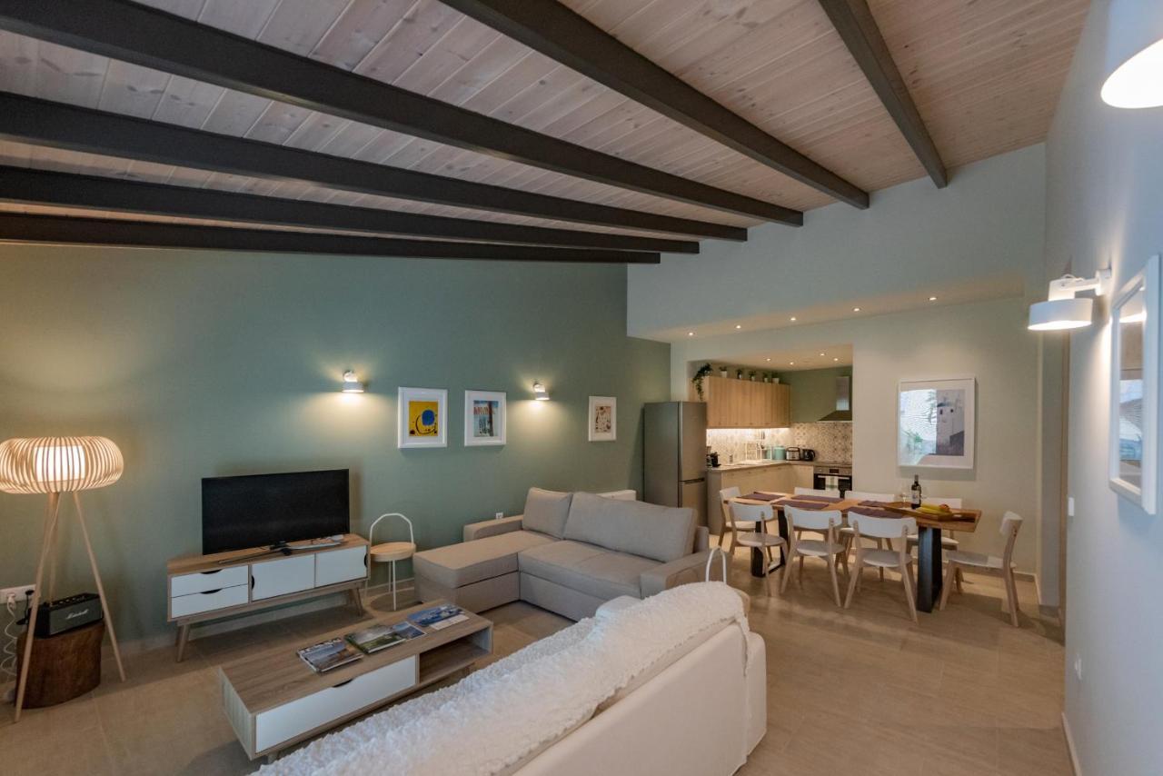 Linas Home - Kalamata Mediterranean Villas Exterior photo